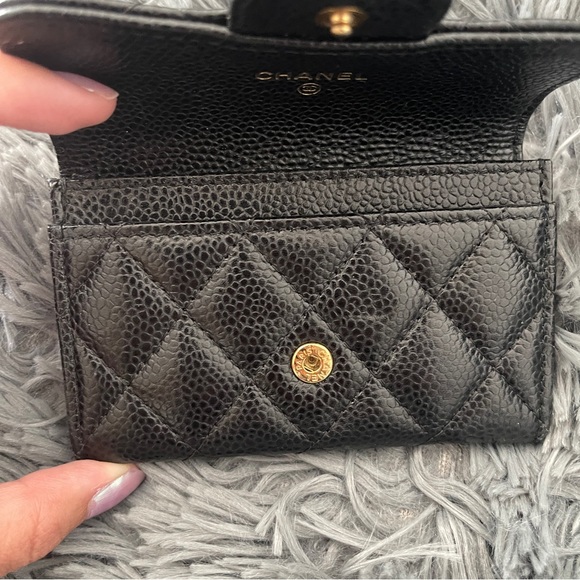 ⭐️SOLD to a lovely buyer ⭐️ AUTHENTIC Chanel Flap Card Holder - Picture 3 of 16